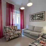 Appartamento Elegante In Via Cavour